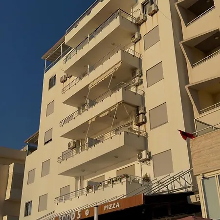 Panoramic Sea View Beachfront Center Location Appartement